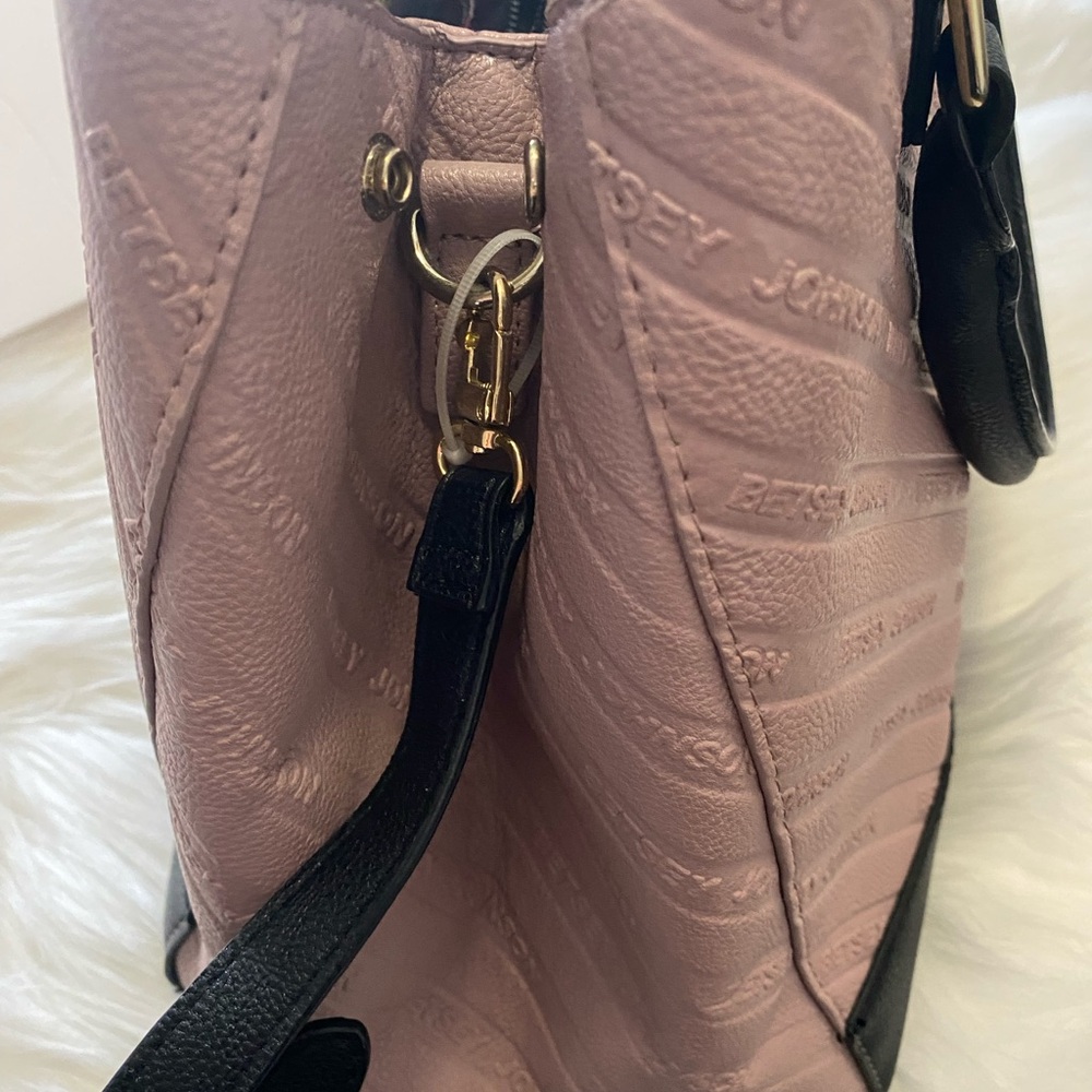Betsy Johnson Mauve and black heart purse - Picture 7 of 9